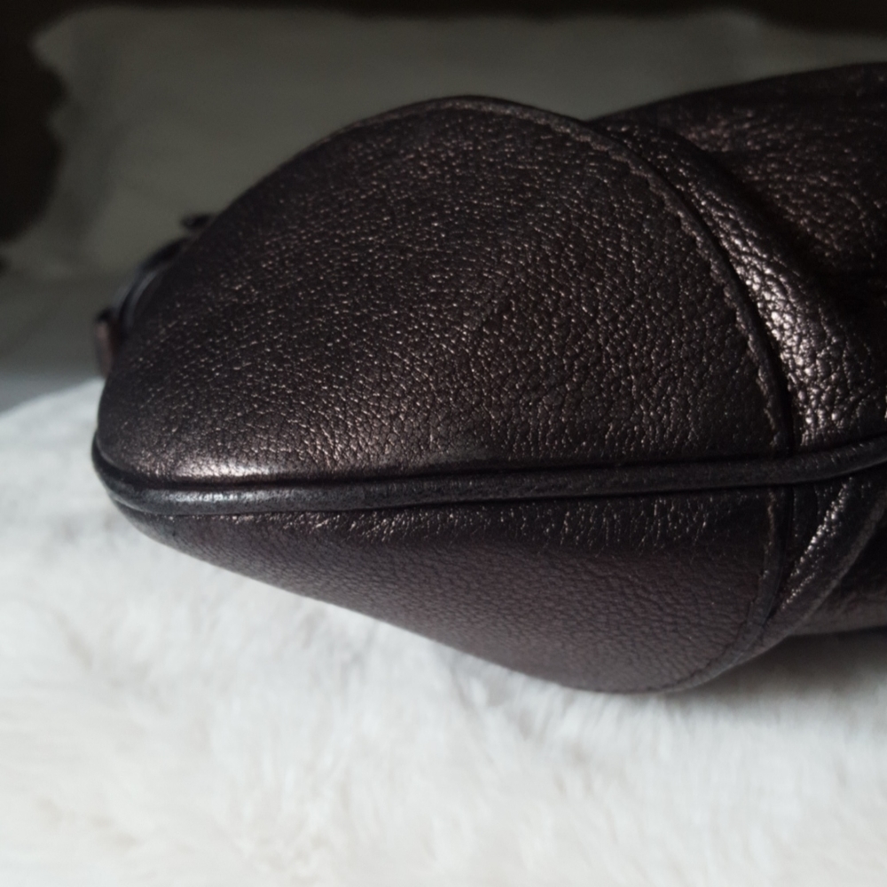 Salvatore Ferragamo metallic satchel handbag - Picture 4 of 8